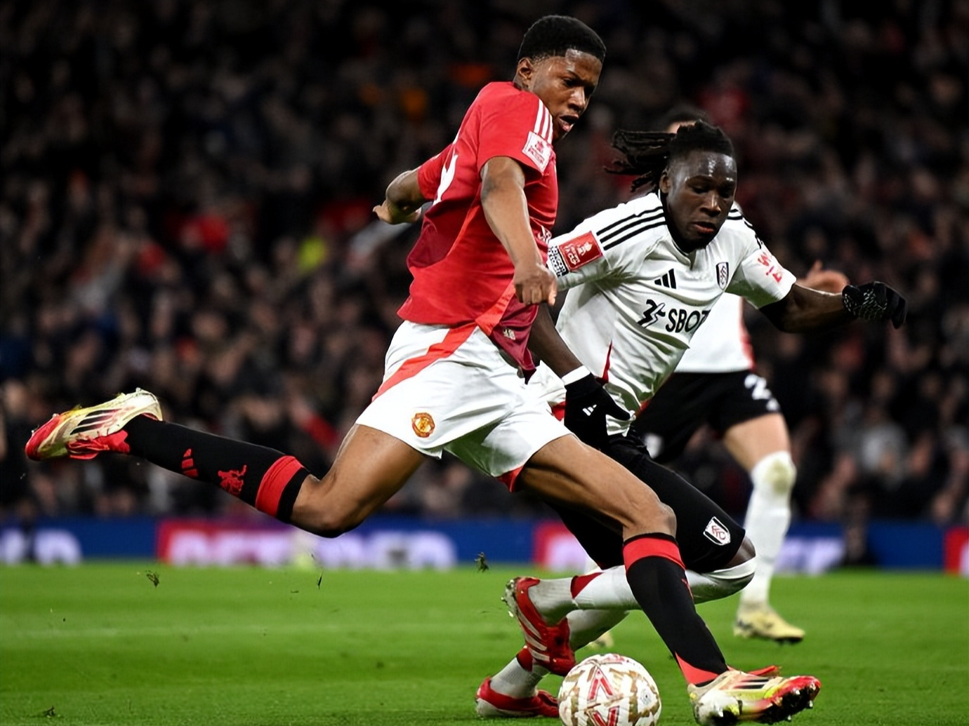 开云-姆巴佩连续五场比赛得分超过晋级下一阶段，曼联不断突破！的简单介绍-开云