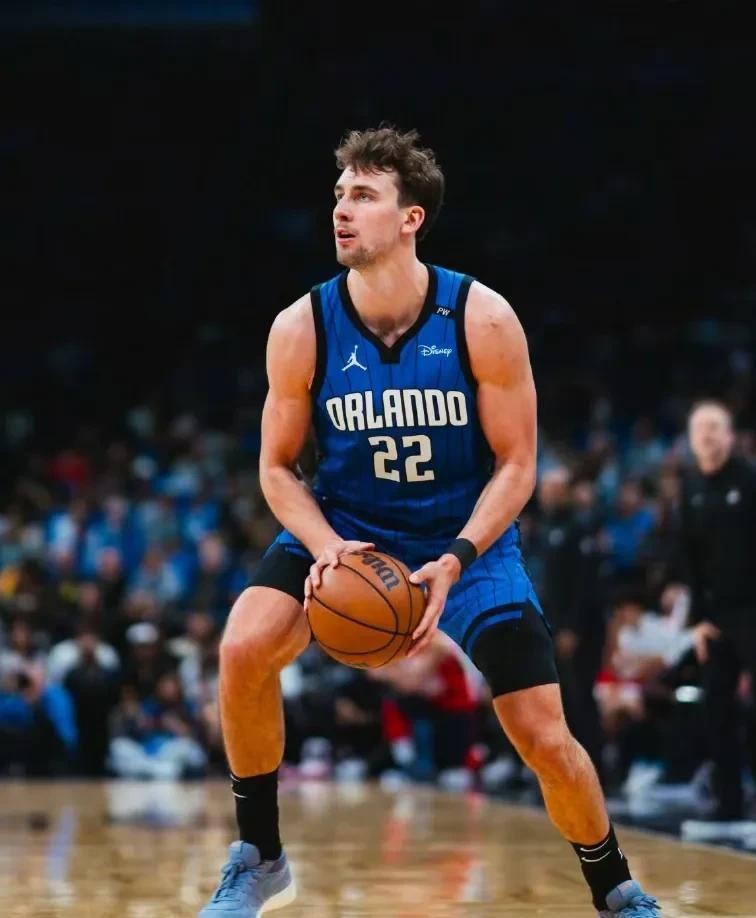 开云体育-德布劳内意外战胜雄鹿，比赛规则变更引爆全场！比赛高潮迭起-开云体育