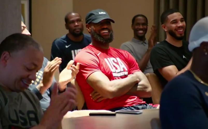 开云-关于比赛局势复杂引发热议!,詹姆斯在美国队比赛中领先优势明显观众掌声雷动的信息-开云